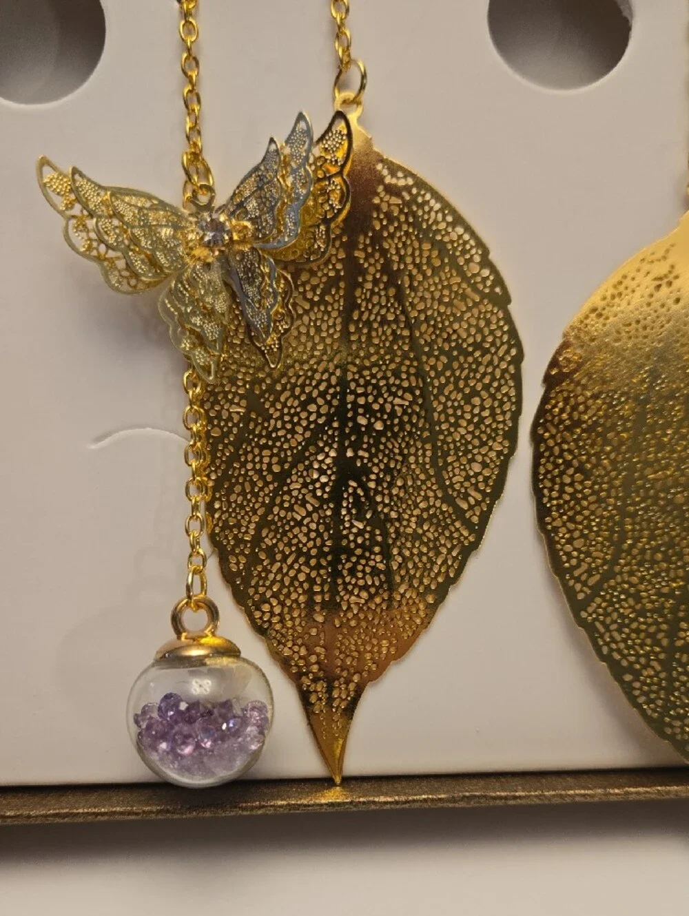 ZIZZON Metal Leaf Bookmarks featuring 3D butterfly pendants and glass beads NIB